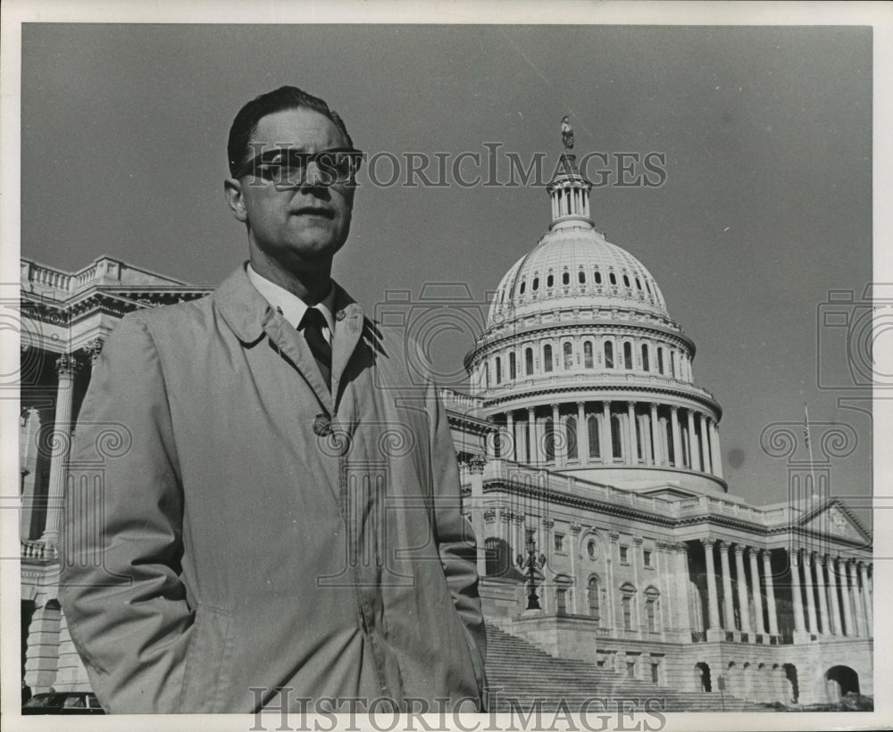 1965 Press Photo Portrait of Carl Zimmerman, WITI TV Announcer, at Capitol - Historic Images