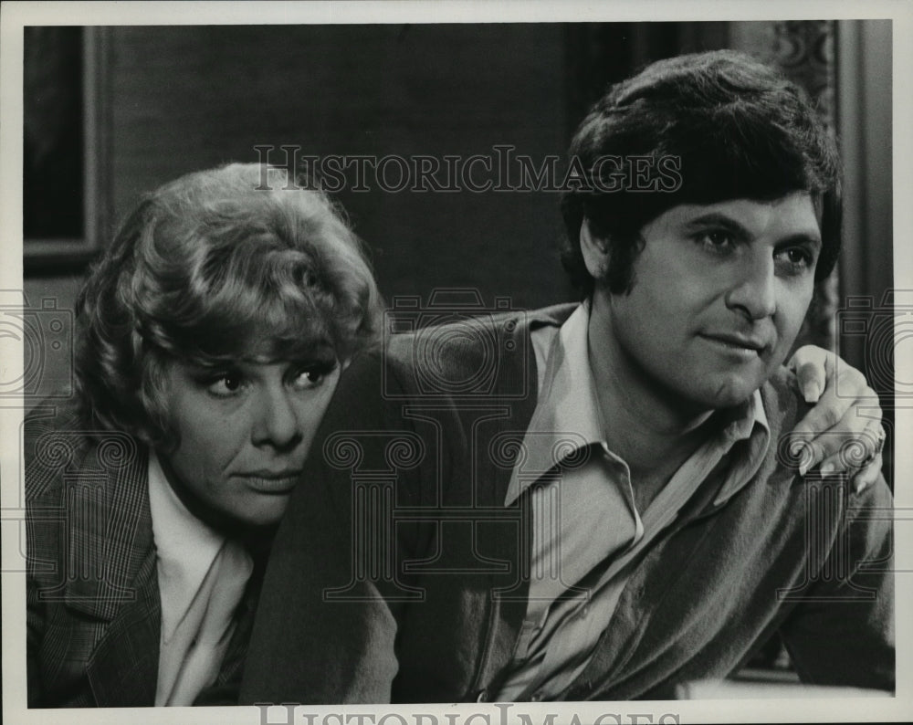 1976 Press Photo Renee Taylor and Joseph Bologna in &quot;Woman of the Year&quot; - Historic Images