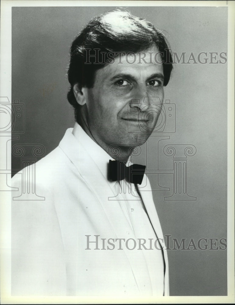 1987, Joe Bologna Stars in "Rags to Riches" - mjp07165 - Historic Images