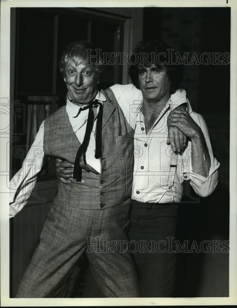 1978 Press Photo Ray Bolger and Michael Landon on &quot;Little House on the Prairie&quot; - Historic Images