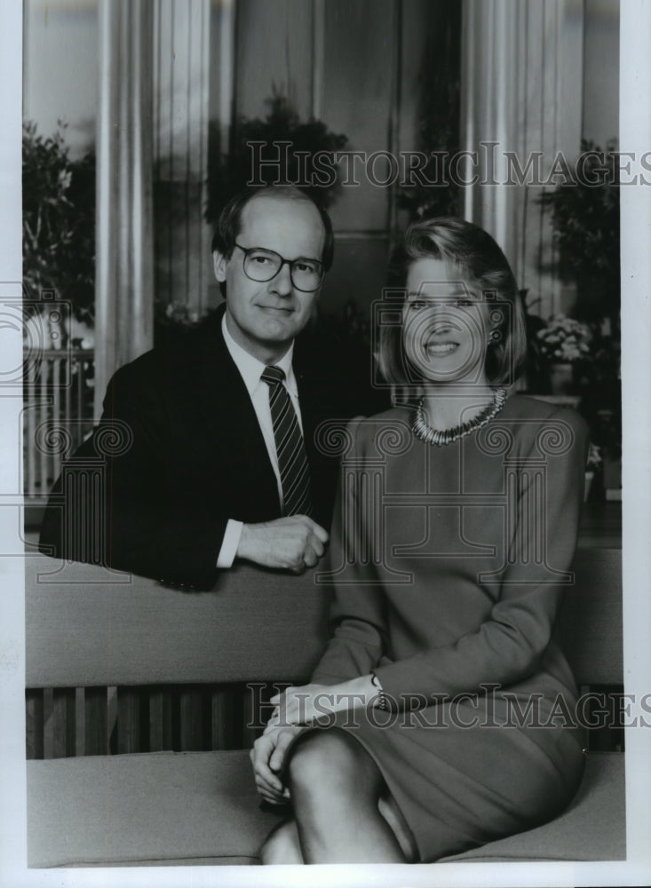 1990, Harry Smith and Paula Zahn on "CBS This Morning" - mjp07189 - Historic Images
