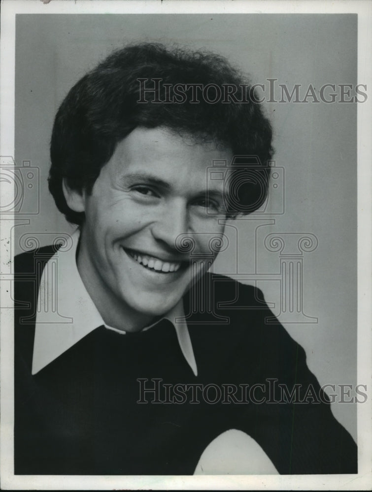 1977, Billy Crystal, Star of "Billy Crystal Comedy Hour" - mjp07284 - Historic Images