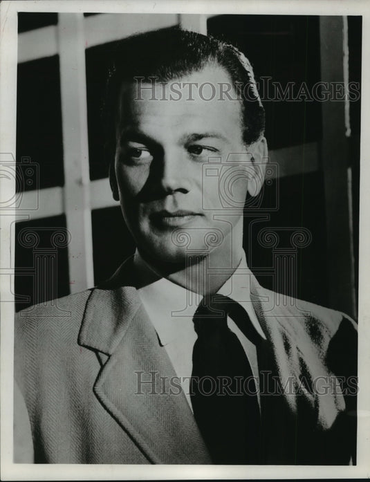 1952, Joseph Cotten Stars in "Arctic Rescue" - mjp07394 - Historic Images