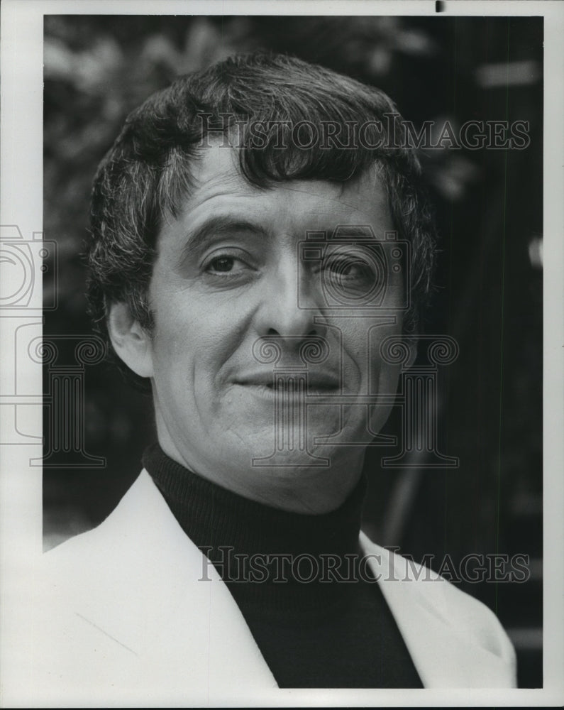 1976 Press Photo Henry Darrow, Actor - mjp07454-Historic Images