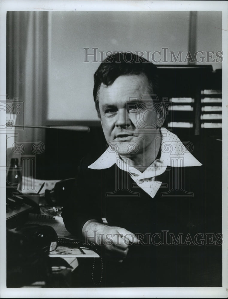 1974 Bob Crane Guest-Stars in an Episode of &quot;Police Woman&quot;-Historic Images