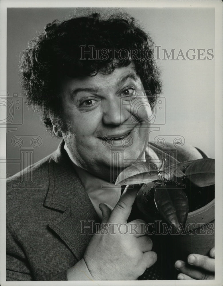 1977 Press Photo George Demosthenes in "Kojak" - mjp07668 - Historic Images