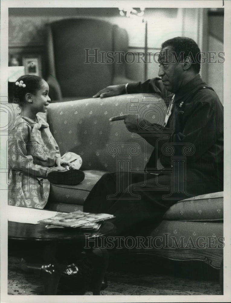 1991, Raven-Symone and Bill Cosby on &quot;The Cosby Show&quot; - mjp07723 - Historic Images