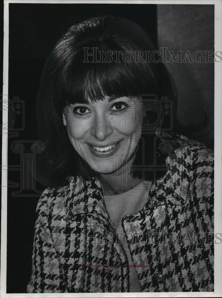 1971 Press Photo Portrait of Mrs. Theodore Bikel - mjp07817-Historic Images