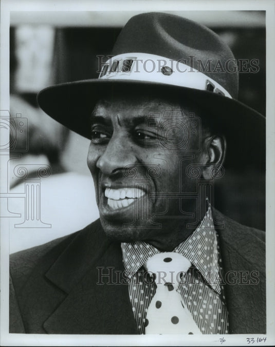 1975 Press Photo Scatman Crothers Plays Himself in "Secret Agent 007 1/2" - Historic Images