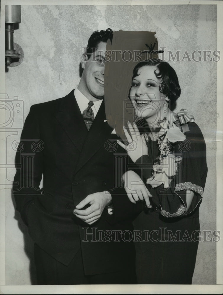 1933, Fifi D'Orsay and Maurice Hill After Their Wedding - mjp07930 - Historic Images