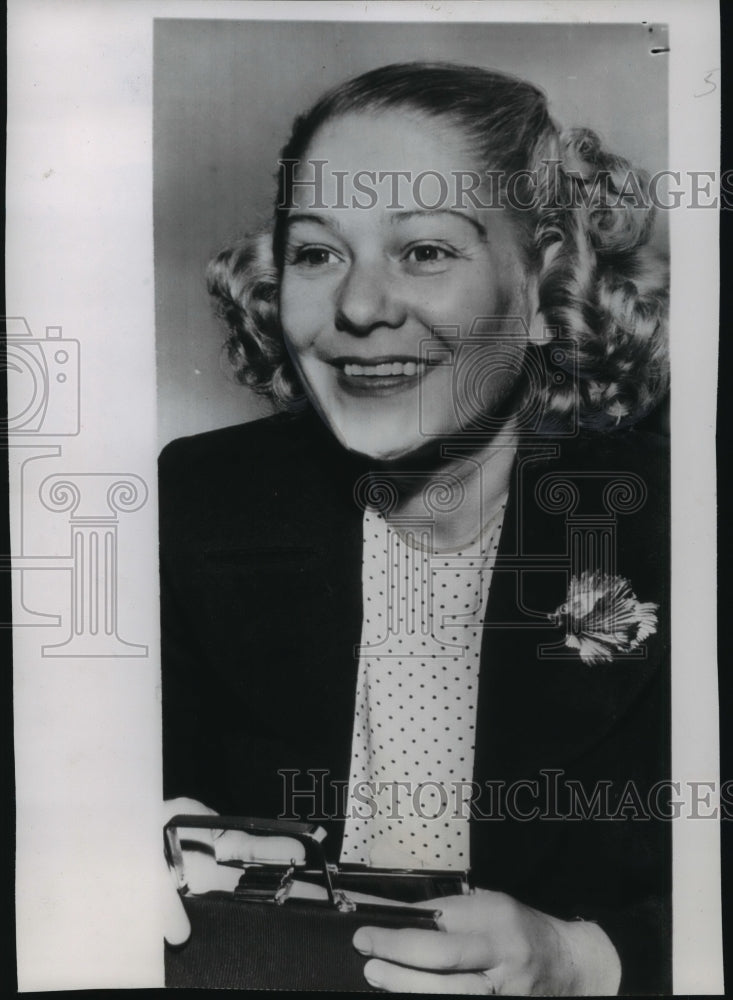 1945 Press Photo Mrs. Jimmy Dorsey Testifies At Divorce Hearing - mjp07940 - Historic Images