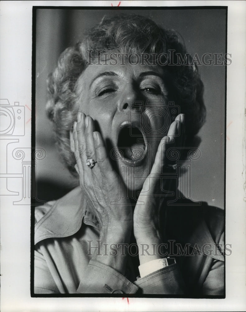 1973 Press Photo Marjorie Craig Demonstrated Exercises for the Jowls - mjp08037 - Historic Images