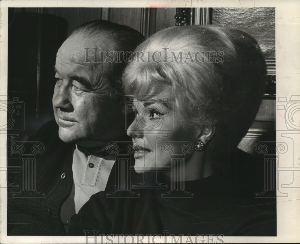 1963 Press Photo Broderick Crawford and his wife, Joan - mjp08277-Historic Images