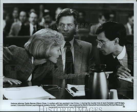 1985, Glenn Close, Jeff Bridges, Jay Crimp in "Jagged Edge". - Historic Images