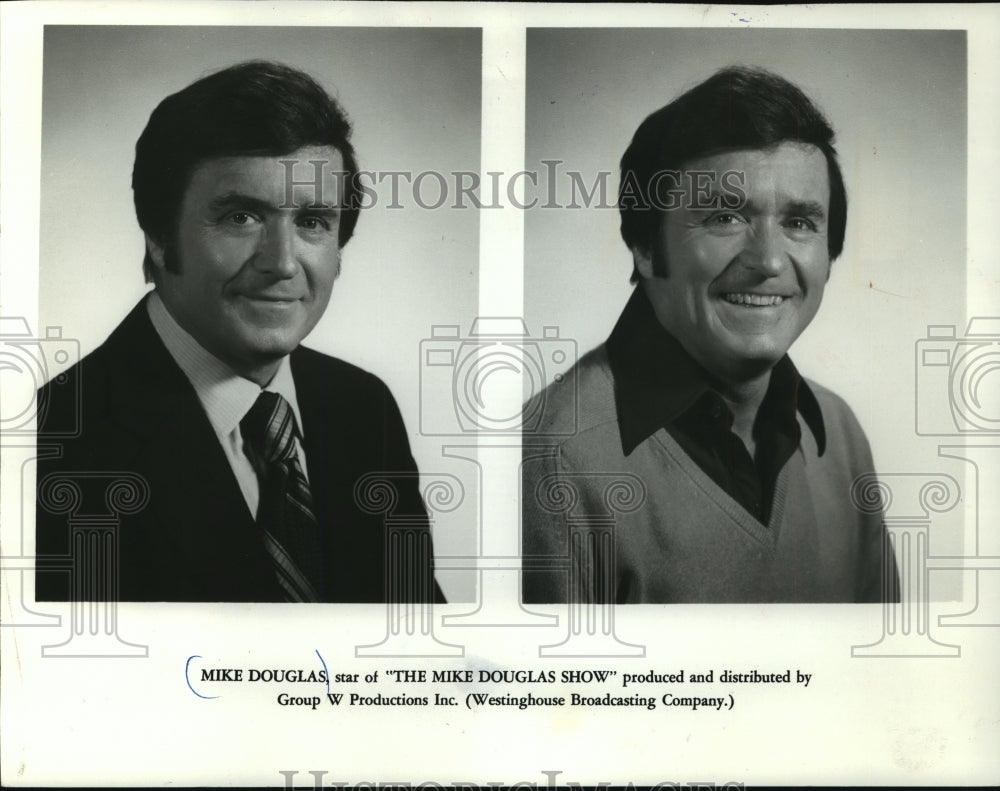 1976, Mike Douglas, star of &quot;The Mike Douglas Show&quot; - mjp08446 - Historic Images