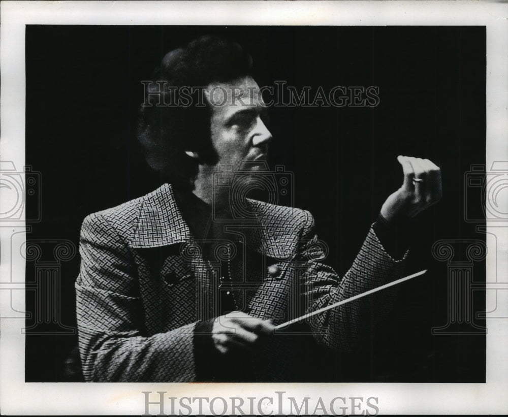 1973 John Covelli making Milwaukee debut as associate conductor-Historic Images