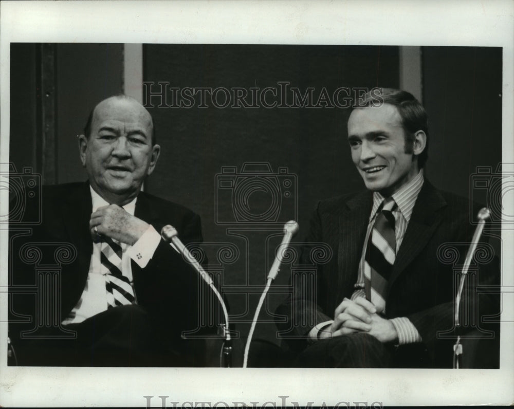 1971 Press Photo Sir Noel Coward is Dick Cavett's guest on The Dick Cavett Show - Historic Images