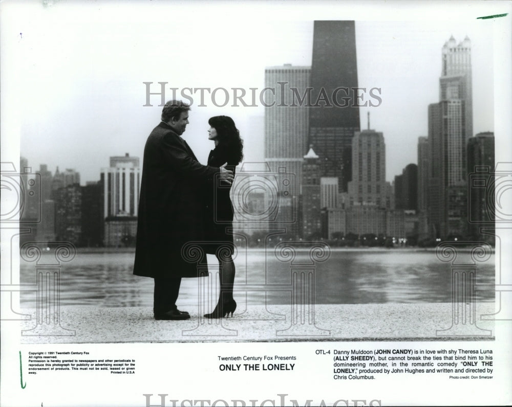 1991, John Candy and Ally Sheedy in Chicago in &quot;Only The Lonely.&quot; - Historic Images