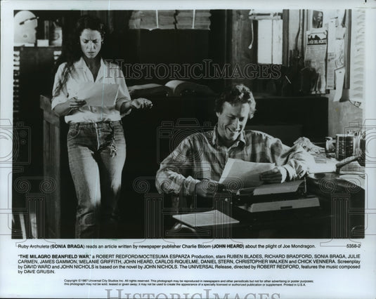 1988 Sonia Braga and John Heard in "The Milagro Beanfield."-Historic Images