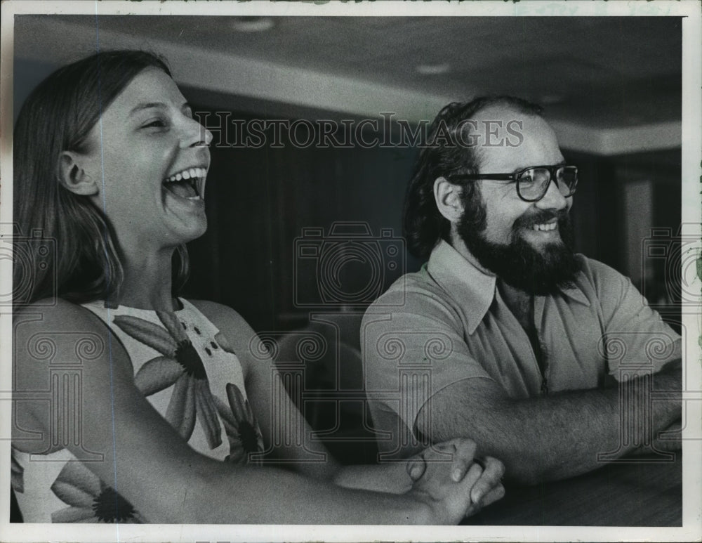 1974 Press Photo Betty Salamun and David Drake find joy in working together.-Historic Images