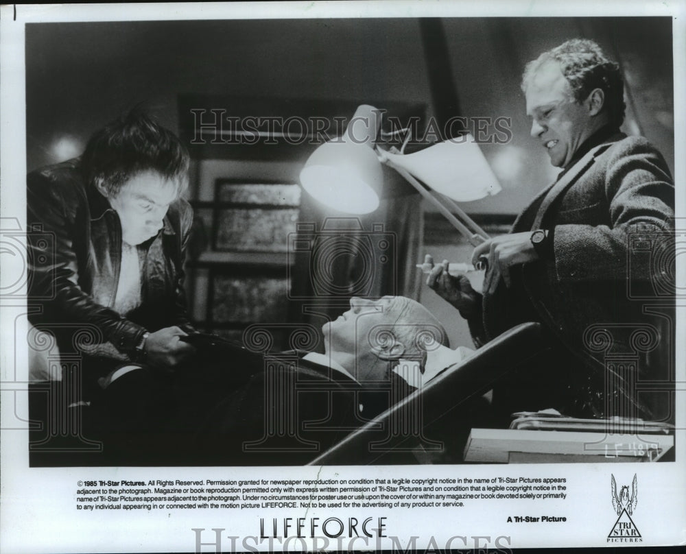 1985 Press Photo Steve Railsback, Patrick Stewart and Peter Firth &quot;Lifeforce&quot;-Historic Images