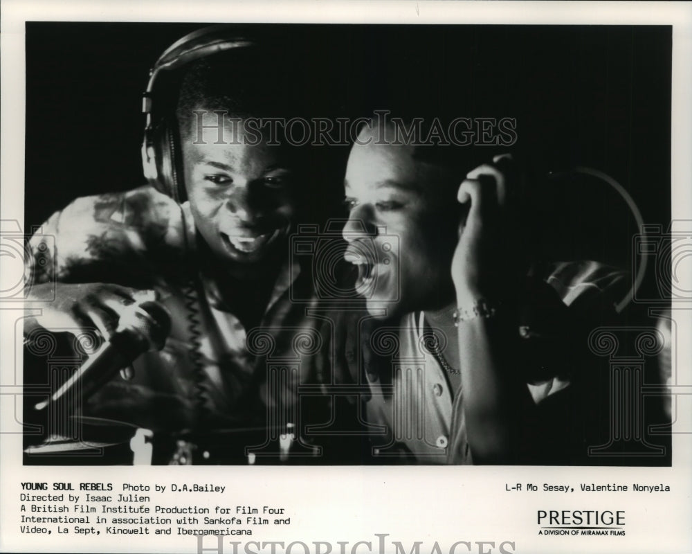 1992 Press Photo Mo Sesay, Valentine Nonyela in "Young Soul Rebels" Movie - Historic Images