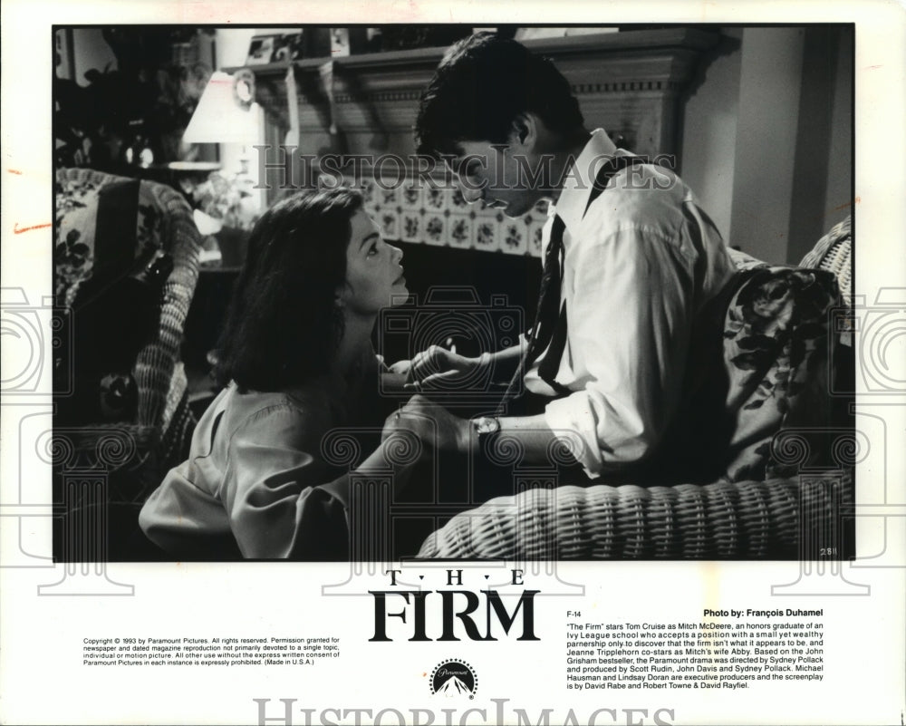 1993, Jeanne Triplehorn and Tom Cruise star in The Firm. - mjp09019 - Historic Images