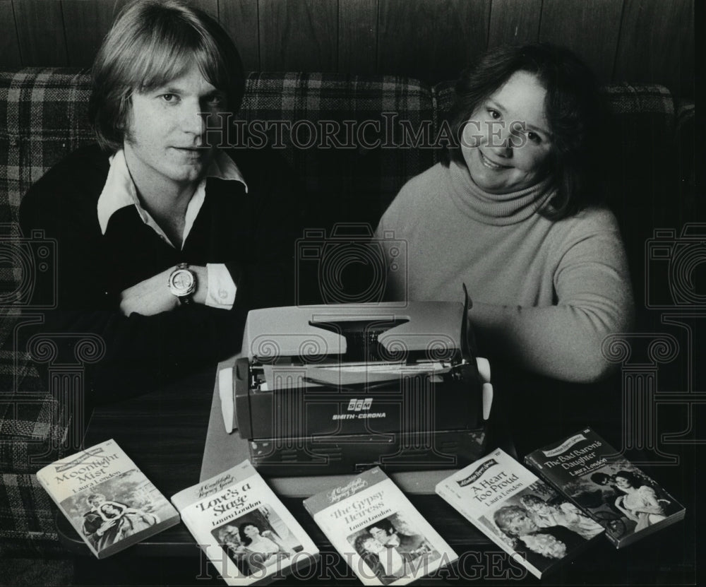 1981 Press Photo Tom and Sharon Curtis of Greendale, authors of romantic novels.- Historic Images