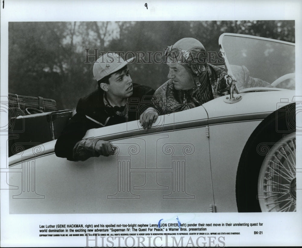 1987 Press Photo Jon Cryer and Gene Hackman in Superman IV: The Quest for Peace. - Historic Images
