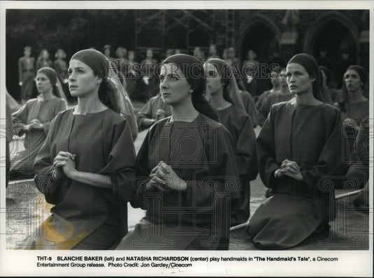 1990 Press Photo Blanche Baker, Natasha Richardson in "The Handmaid's Tale" - Historic Images