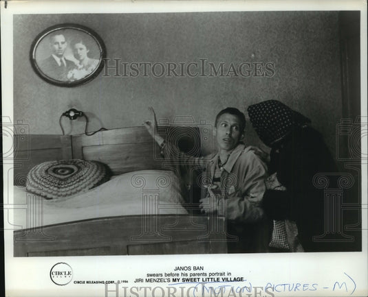 1986 Press Photo Actor Janos Ban in Jiri Menzel's "My Sweet Little Village"-Historic Images