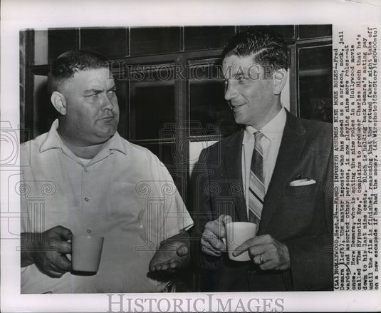 1959 Press Photo Fred Demara and producer Charles Bloch in Hollywood.-Historic Images