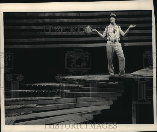 1987, Peter Silbert in Twelfth Night at Milwaukee Repertory Theater. - Historic Images
