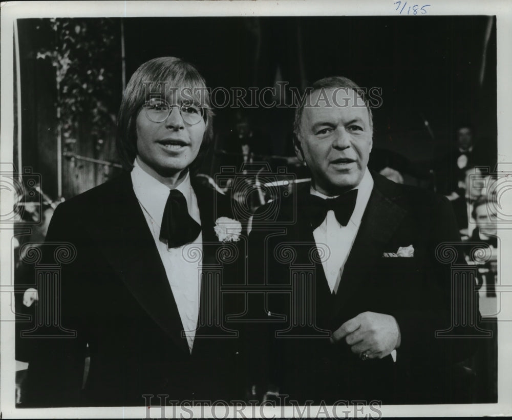 1976 Press Photo John Denver and Frank Sinatra on John Denver and Friend, on ABC-Historic Images