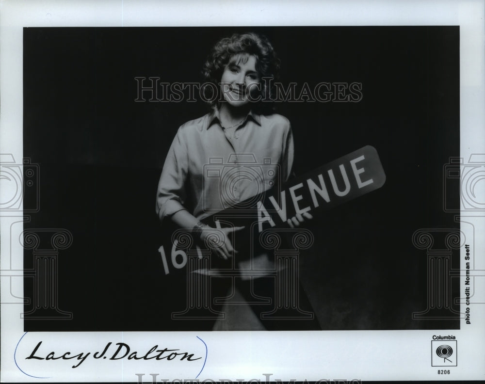 1982, Lacy J. Dalton, country singer, songwriter and musician. - Historic Images