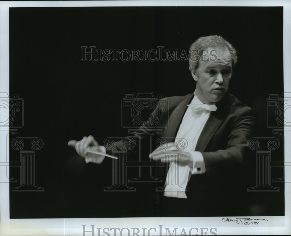 1988, Edo De Waar, music director of the Minnesota Orchestra. - Historic Images