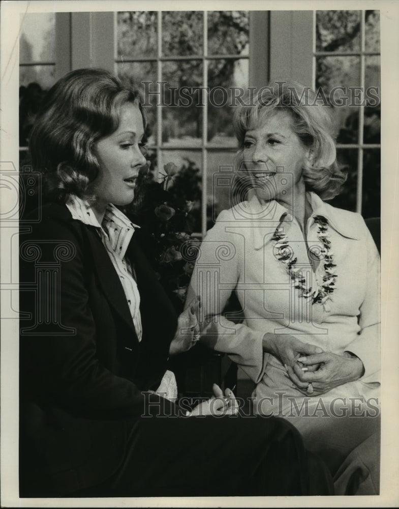 1974 Marueen Dean and Dinah Shore on Dinah&#39;s Place, on NBC.-Historic Images