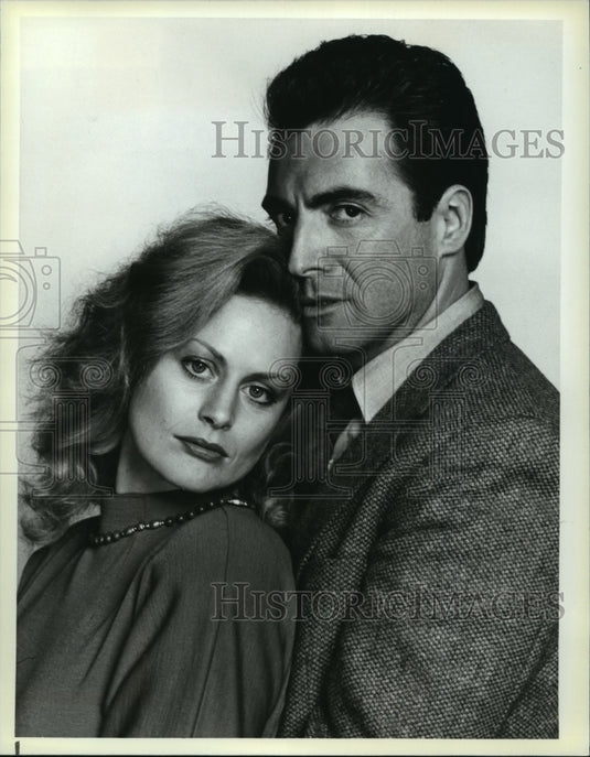 1987 Press Photo Armand Assante and Beverly D'Angelo in Hands of a Stranger. - Historic Images