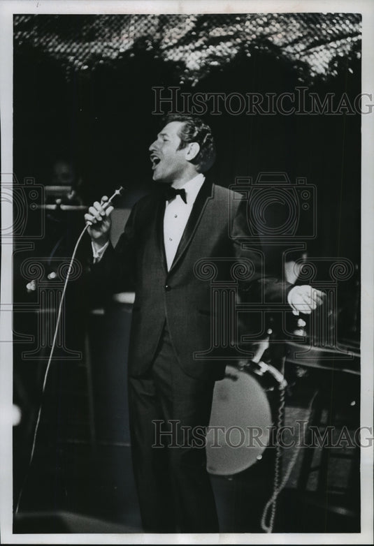 1988 Frank D'Rone, jazz singer and guitarist, opens at Fazio's-Historic Images