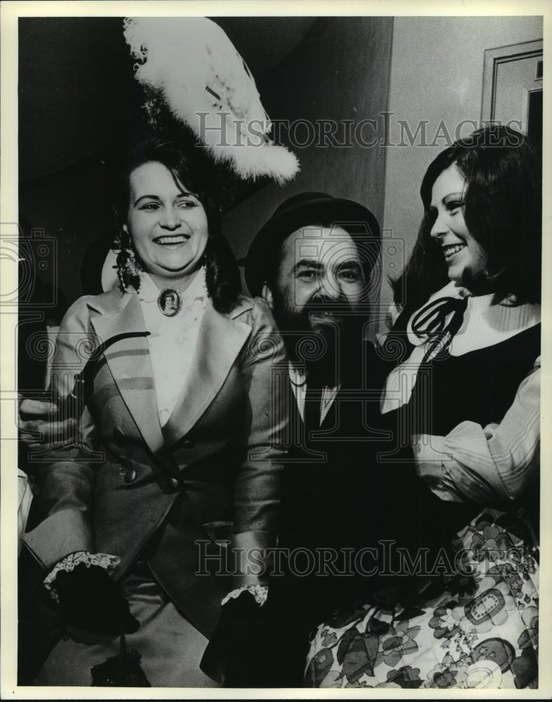 1968 Press Photo Milwaukee actors during the making of Gaily, Gaily. - mjp09882-Historic Images