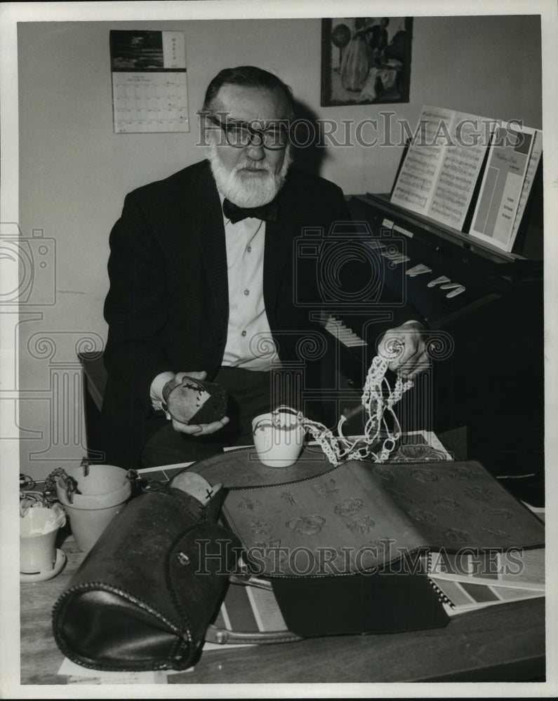 1974 Press Photo Milton A. Detjen, Musician &amp; Composer of Manitowoc, Wisconsin-Historic Images
