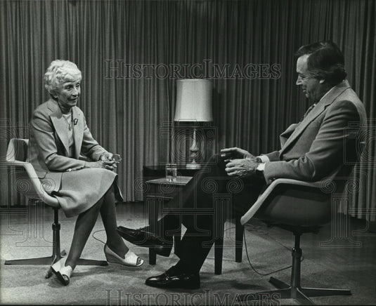 1978 Press Photo Senator Murial Humphrey, Hugh Downs on PBS TV "Over Easy" - Historic Images