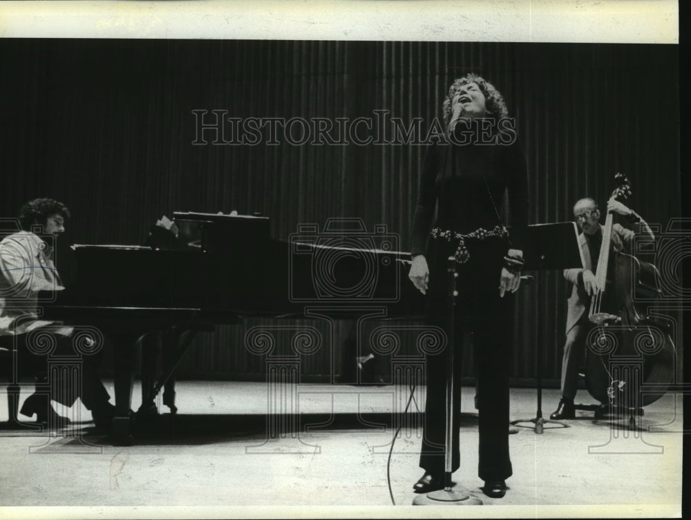 1979, Anita Ellis Rehearsing Concert with Mike Renzi, George Duvivier - Historic Images