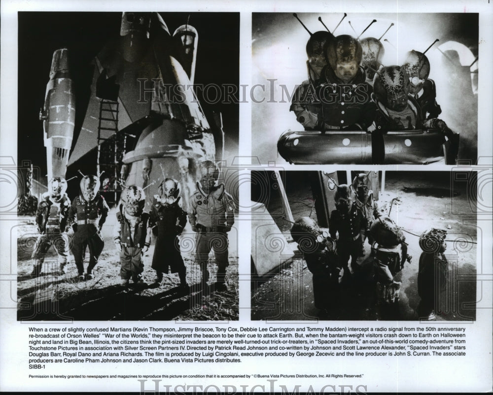 1990 Press Photo Scenes from &quot;War of the Worlds&quot; 50th Anniversary Rebroadcast - Historic Images