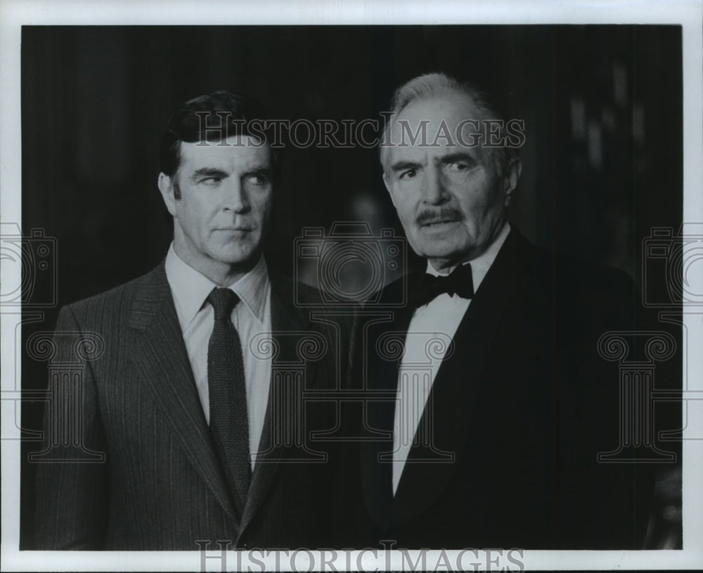 1985 Press Photo Actor Alan Bates, James Mason for &quot;Dr. Fischer of Geneva&quot; - Historic Images