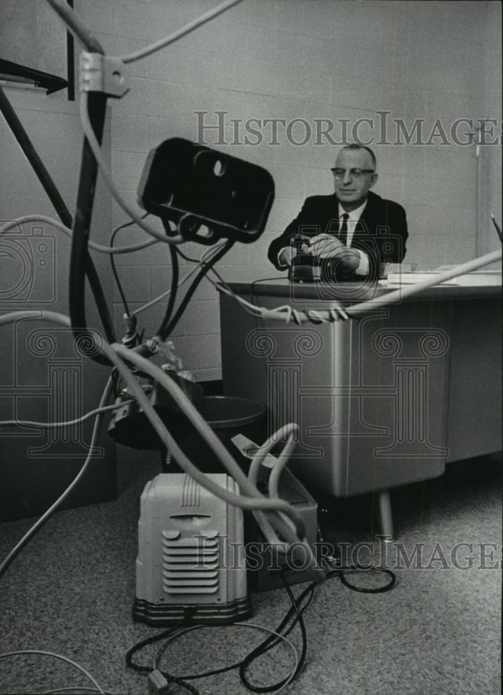 Press Photo Raymond Dondlinger with Hamilton High School Temporary Telephone - Historic Images