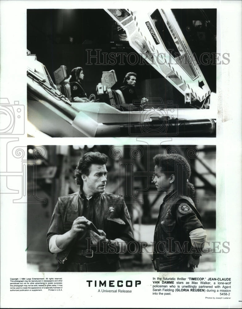 1994 Press Photo Actor Jean-Claude Van Damme, Gloria Reuben in &quot;Timecop&quot; Movie - Historic Images