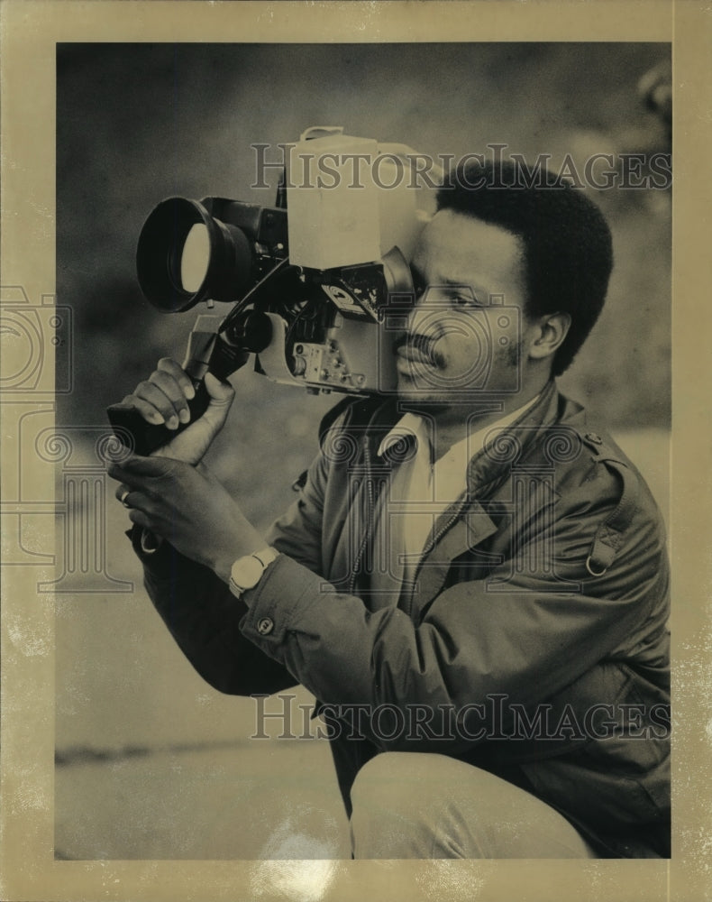 1982 Press Photo Channel 12 Cameraman Cary Edwards - mjp10476 - Historic Images
