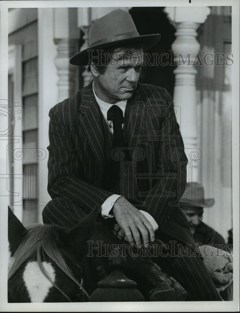1974 Press Photo Actor Jackie Cooper as Barney Tolliver "Dead Heat" Hec Ramsey - Historic Images