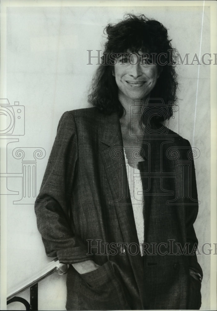 1982 Press Photo Valerie Curtin in Los Angeles filming for 9 to 5 TV series. - Historic Images